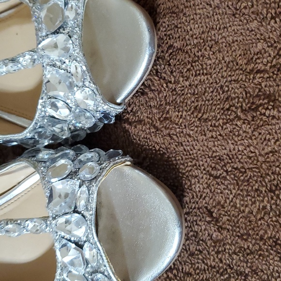 Badgley Mischka Shoes - Picture 5 of 7